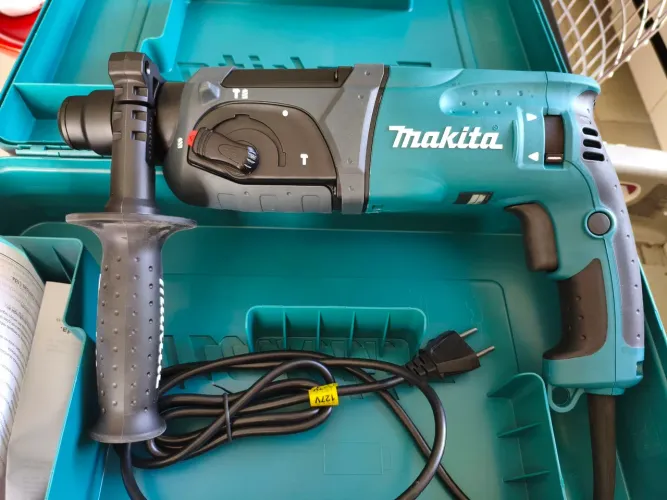 Makita Martelete Rompedor HR2470 800W 127V