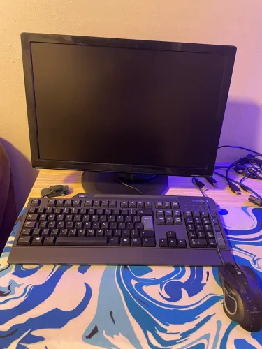 Monitor 20 polegadas, teclado e mouse