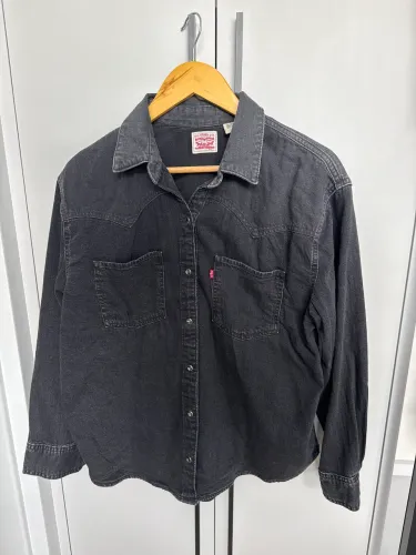 Camisa Levis preta L/G