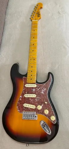 Guitarra Tagima Stratocaster TG-530 Sunburst