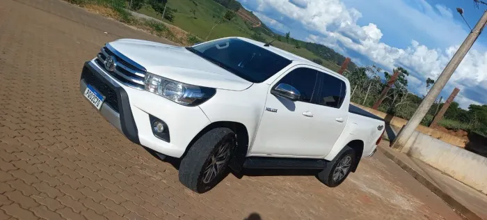 Toyota Hilux CD SRV 4X4 2.8 TDI Diesel Aut. 2018