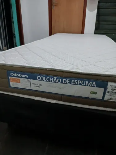 Colchão Ortobom solteiro mais cama R$ 750 aceito cartão e faço entrega
