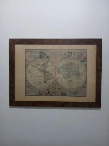 Mapa Mundi 40x60 moldura e vidro antigo reflexo