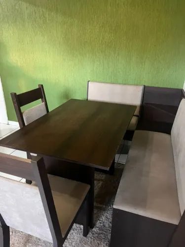 Mesa com canto alemão 