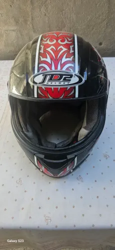 Capacete.