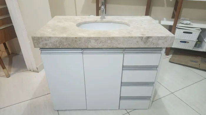 Armário de banheiro + pia de mármore 90x54