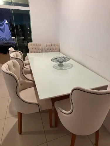 Mesa de jantar com 6 cadeiras 