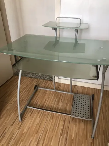 Mesa de Computador em Vidro Temperado e Metal