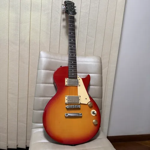 Guitarra Epiphone Les Paul Special LTD - Edição especial, caps da Epiphone Custom!