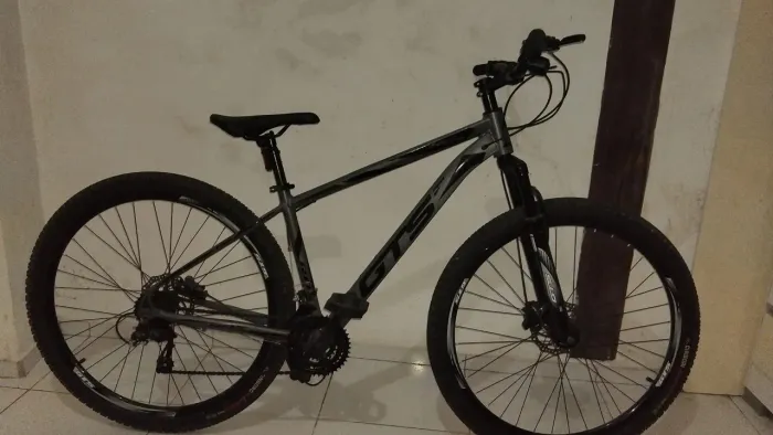 Bicicleta mountain bike . Alumínio Aro 29 Quadro 17 Freio a disco hidráulico