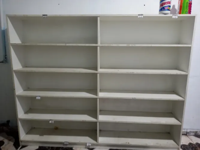 Estante Expositora de MDF / Prateleira para Loja e Mercearia