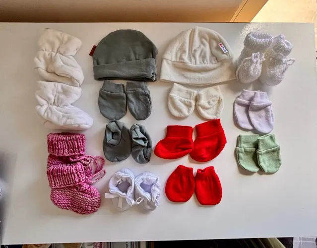 Kit bebê RN tocas, luvas e sapatinhos NOVOS