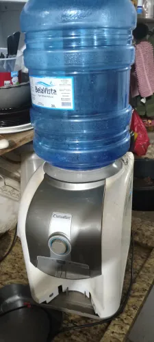 Bebedouro de galão elétrico água gelada e natural