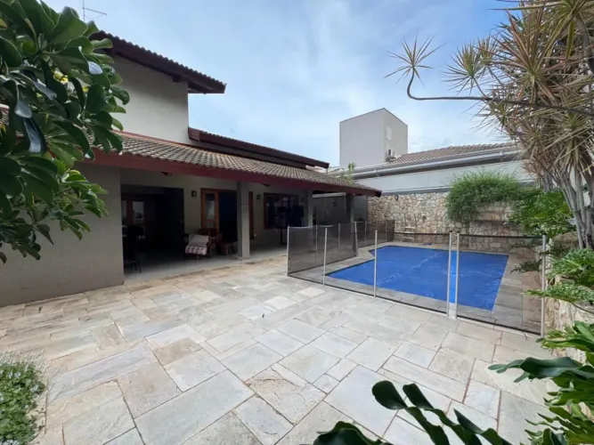 Casa para locação e venda no condomínio Residencial Tivoli I em Bauru -SP.