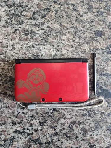 Nintendo 3ds xl super Mario bros 2 gold edition