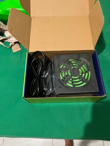 Fonte 700W nova