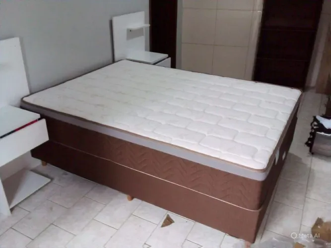 Cama casal com base baú