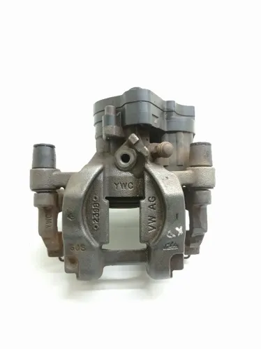 Cavalete Traseiro Esquerdo Vw Passat Tsi 2.0 2018 5qn615405