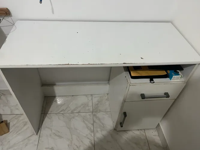 Escrivaninha - mesa p/quarto