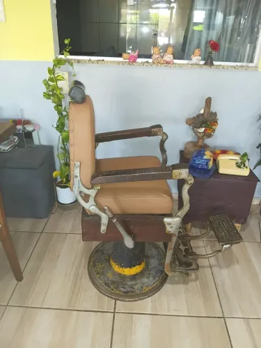 Cadeira barbeiro década 40