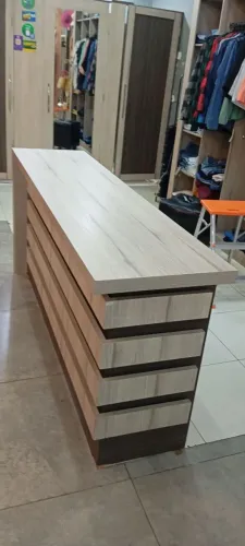 Vendo balcão para loja 2, 00 por 0, 50 cm