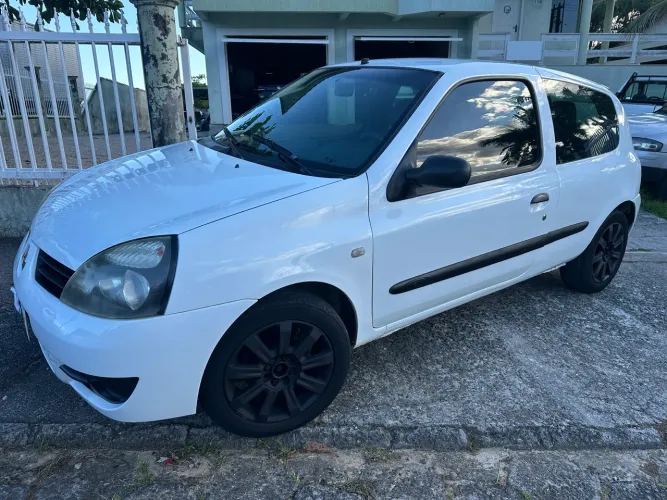 Renault Clio Hi-flex 1.0 16V 3P 2011