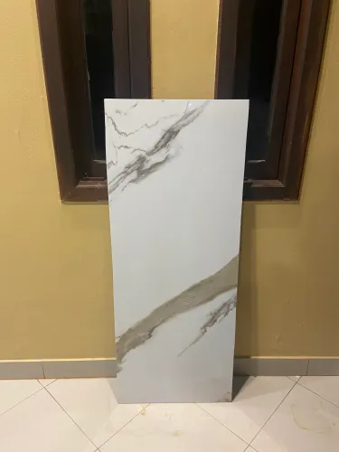 Peça de mármore 120cm por 47cm