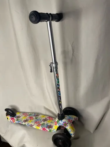 Patinete Infantil 3 Rodas Bandeirante Skatenet Kid - Estampa Floral