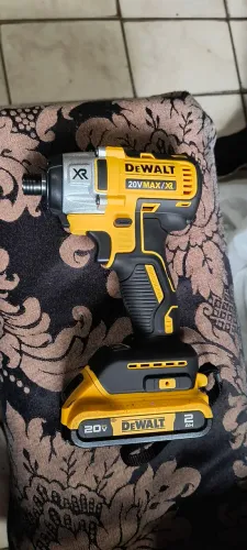 Parafusadeira de impacto Dewalt brushless 20v
