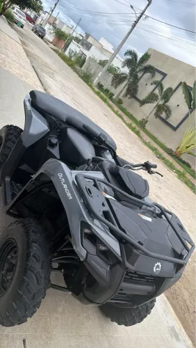 Quadriciclo can Am 650 2025 