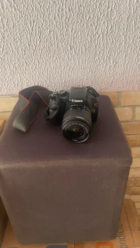 Câmera DSLR Canon EOS Rebel T3 + Lente 18-55mm - Ideal para Iniciantes!