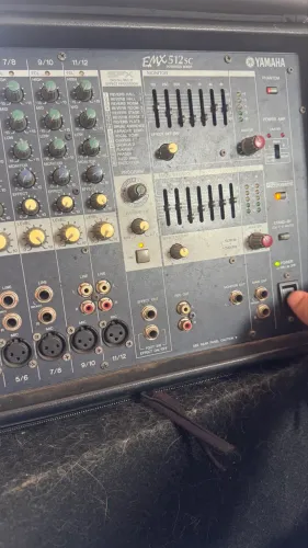 Mixer yamaha EMX 512sc