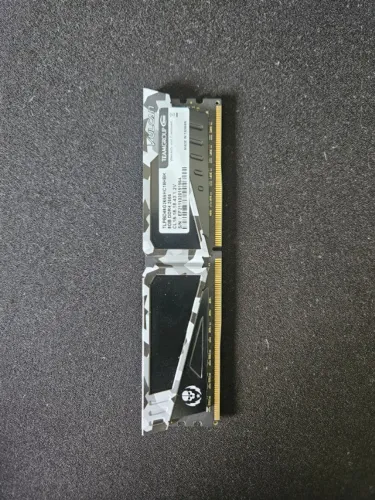 Memória RAM T-Force 8GB DDR4 2666MHz
