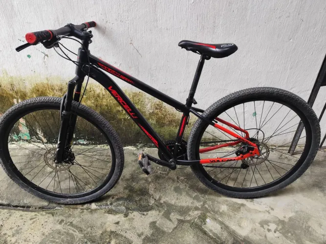 Bicicleta aro 29 semi novo