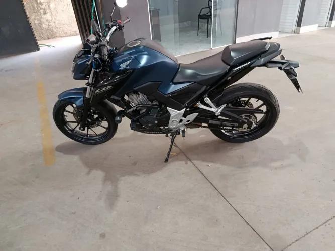 CB 300 F ABS