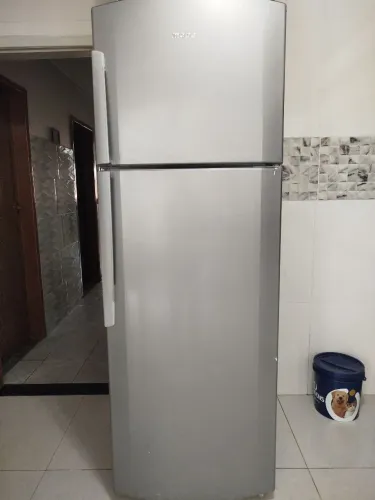 Geladeira de 446 litros