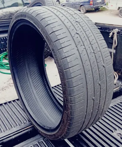 Pneu 225/35 aro 20 Perfil baixo