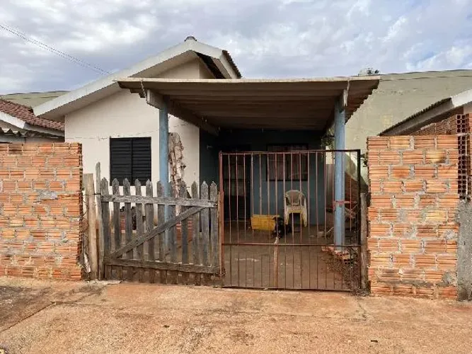 Negócio especial Casa no Conjunto Habitacional Milton Gavett, Londrina - PR, Nº 13983, 2