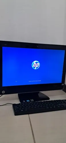 Computador HP Omni220 PC em bom estado -- Com teclado incluso