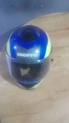 2 capacetes,por 250 reais 