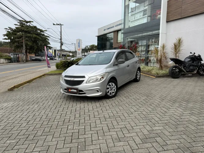Chevrolet Onix Hatch LTZ 1.0 12V TB Flex Mec. 4P 2015