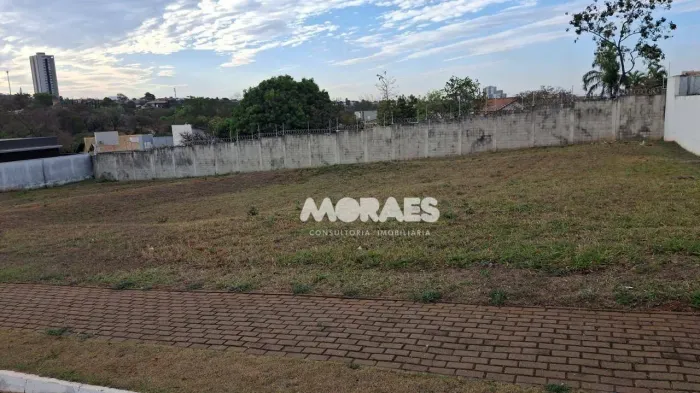 Terreno à venda, 661 m² por R$ 600.000 - Villa Dumont - Bauru/SP