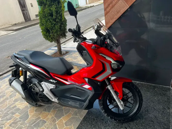 Vende-se adv 150 ABS