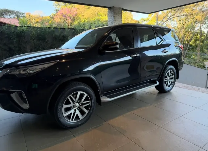 Toyota Hilux SW4 SRX 4X4 2.8 TDI 16V Dies. Aut. 2017