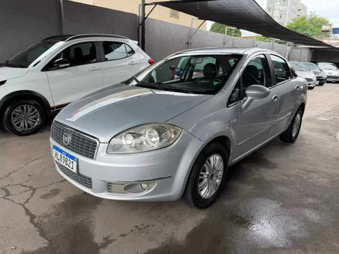 Fiat Linea Essence Dualogic 1.8 Flex 16V 4P 2012