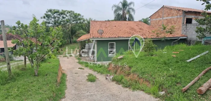 Chácara à venda em Jacareí-SP 3 quartos, 1 suíte, 2 salas, 2 banheiros, 5 vagas de garagem