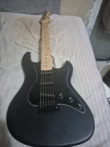 Guitarra strimberg nova