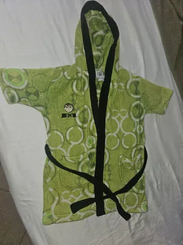 roupão infantil do Ben 10, tamanho 6
