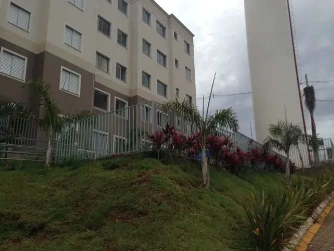 Apartamento Bella Vista Sol 2 dorm com armários e garagem