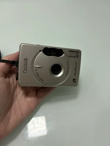 Câmera analógica Canon ELPH LT